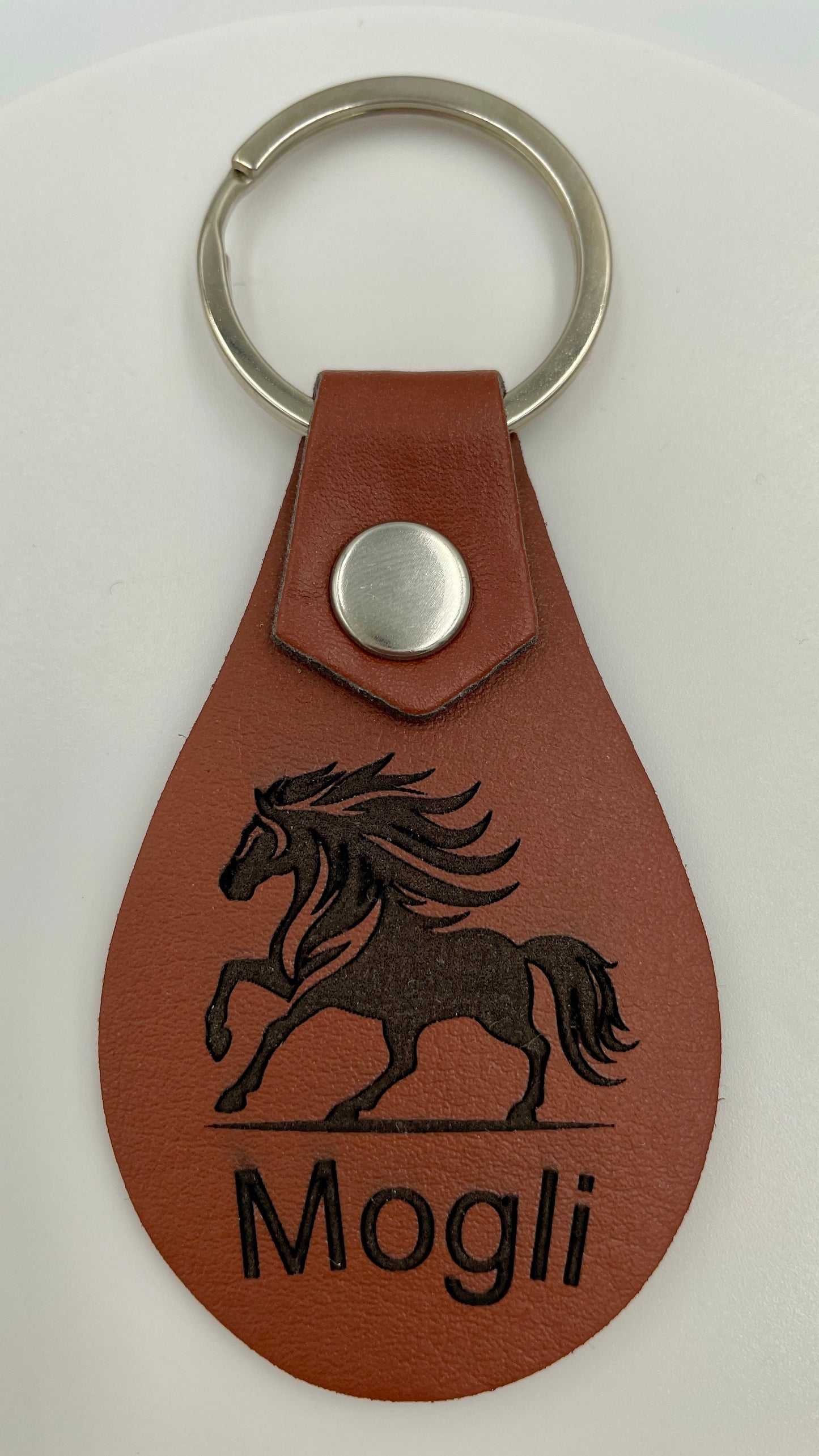 Personalisierter Schlüsselanhänger mit Motiv Pferd aus hochwertigem Kunstleder