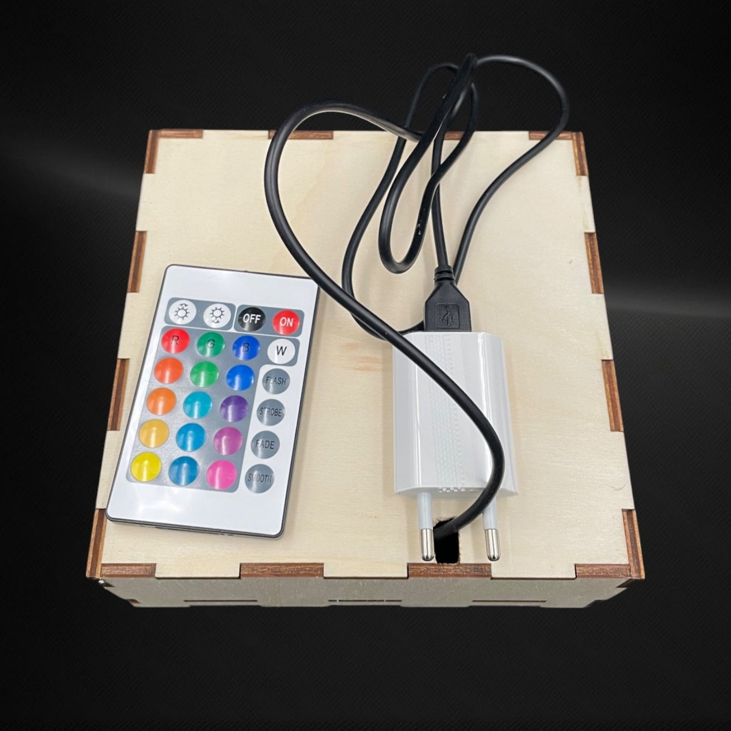 Spiegelfliese mit Gravur
Individuelle Gravur
LED Beleuchtung
Holzrahmen
Handarbeit
Geschenkidee
Personalisierte Spiegelfliese
RGB LED mit Fernbedienung
