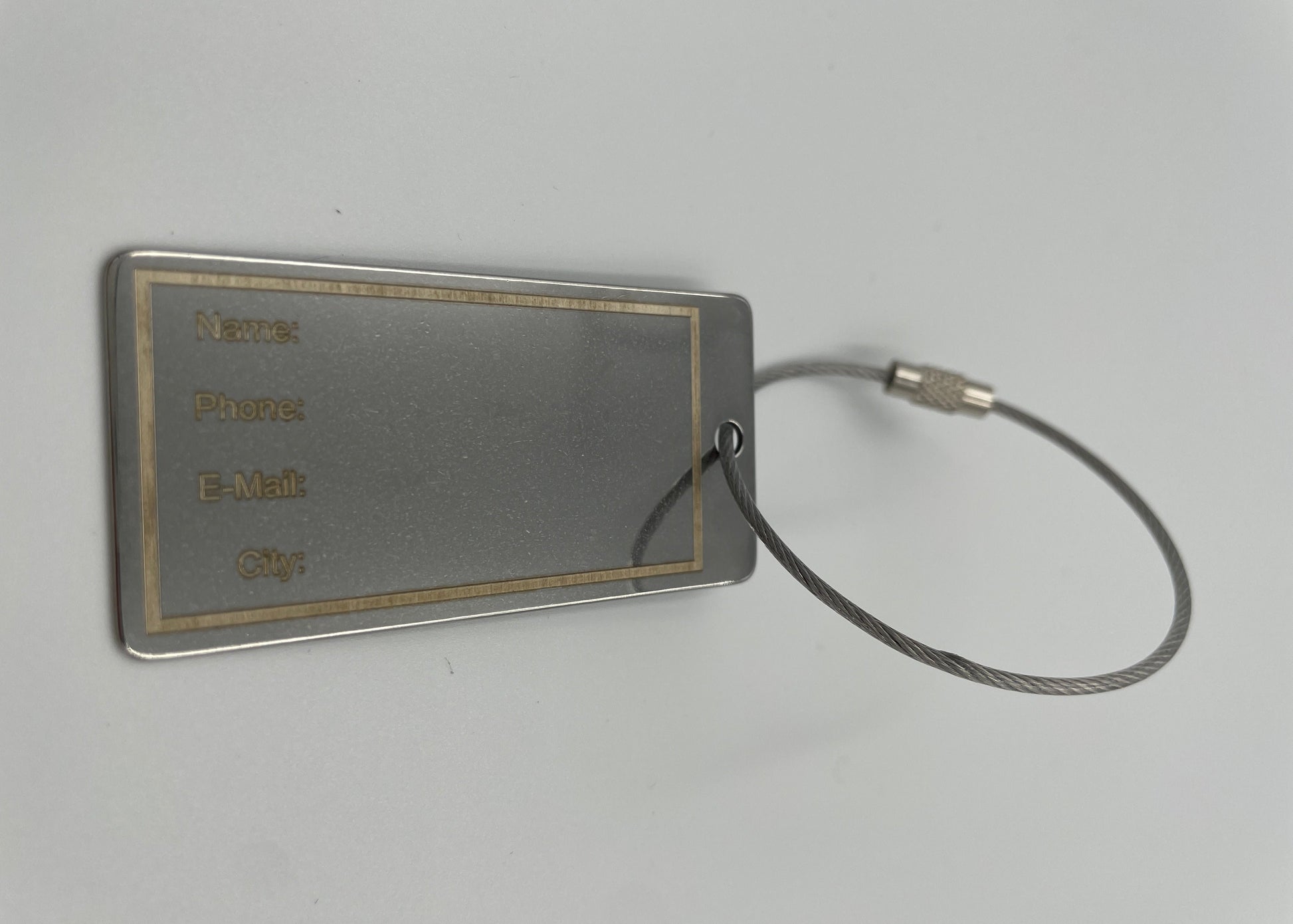 Kofferanhänger Gepäckanhänger aus Edelstahl mit individueller permanenter Lasergravur und Drahtseil (38x16mm)