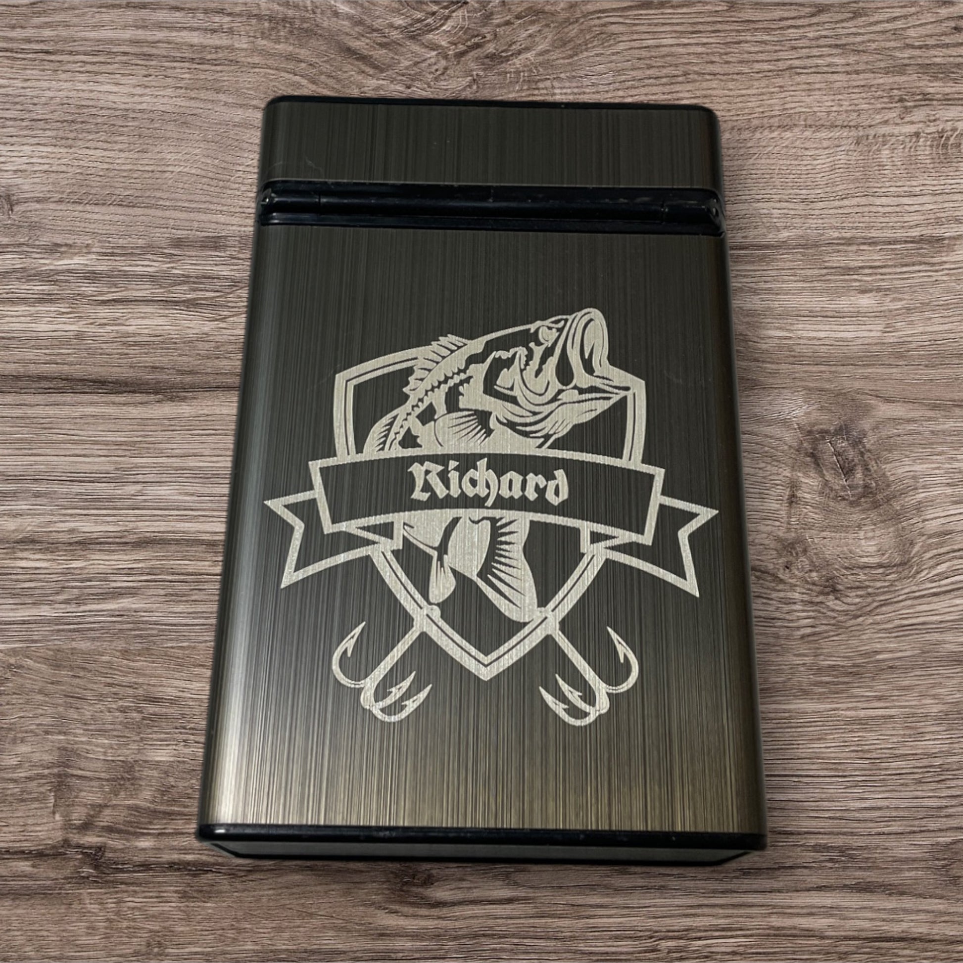 Zigarettenbox Aluminium / Kunststoff -Fisch- personalisiert mit Magnetverschluss
